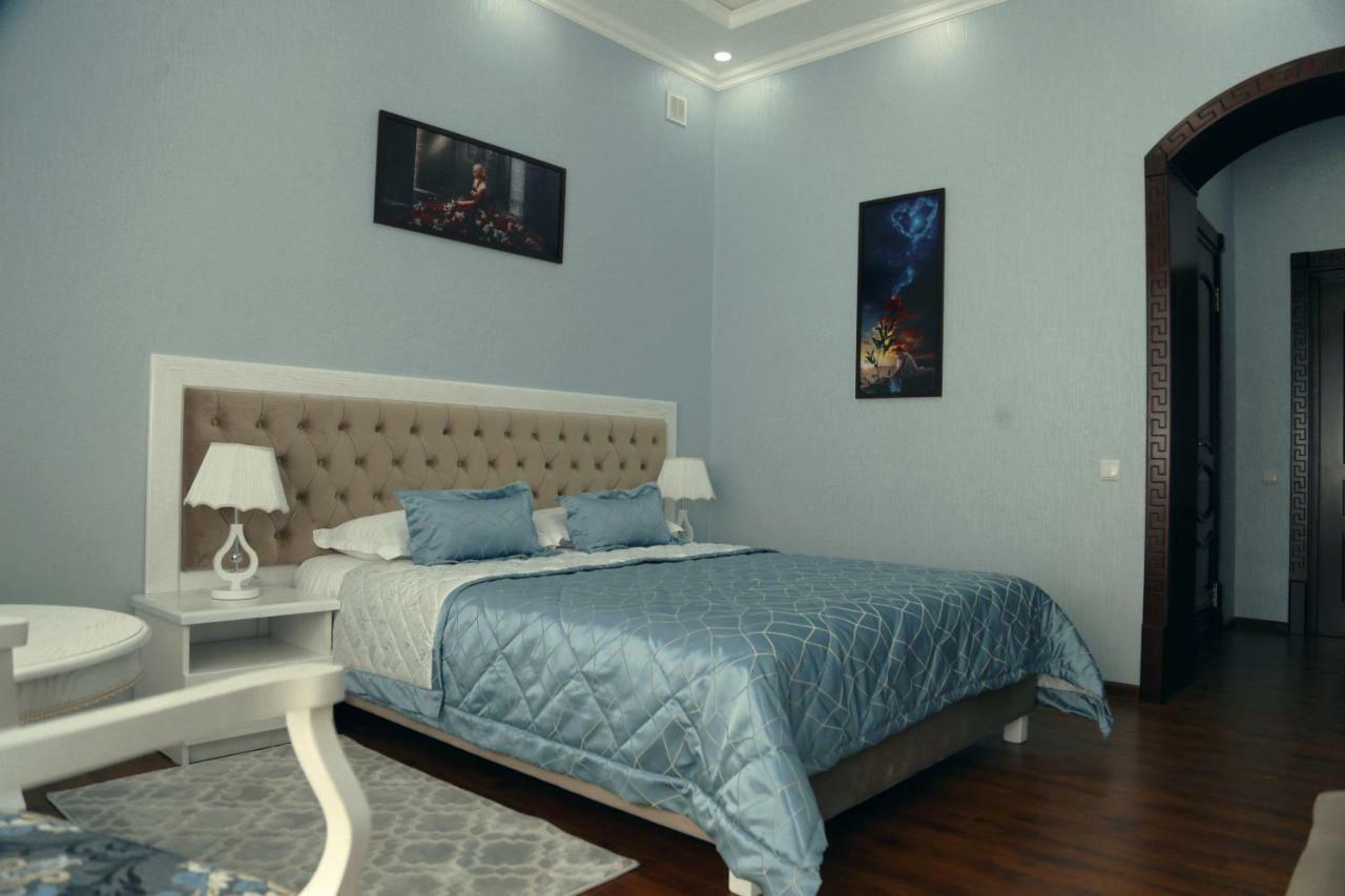Bravolyuks Hotel Ourguentch Extérieur photo