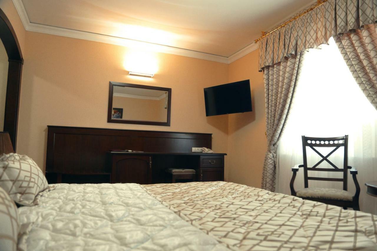 Bravolyuks Hotel Ourguentch Extérieur photo